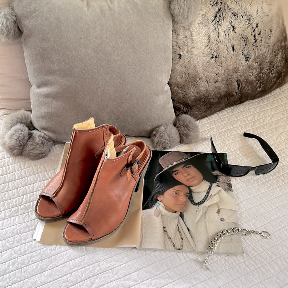 FRYE boho Izzy Artisan Sling Whiskey Washed Vintage Leather booties heels 8.5 - Picture 1 of 16